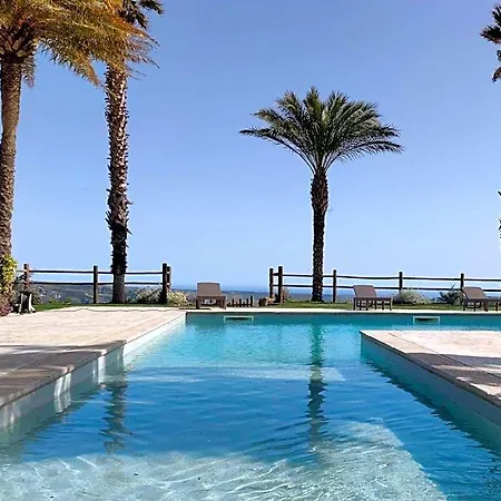 Charming With Swimming Pool 3*