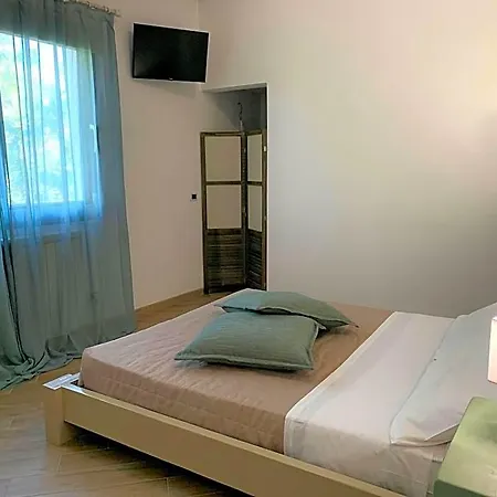 Charming With Swimming Pool Otel 3*